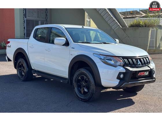 MITSUBISHI L200 TRITON 2.4 16V TURBO DIESEL OUTDOOR GLX CD 4X4 MANUAL